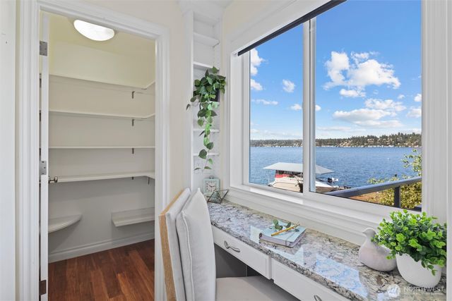 13133 Holmes Point Drive NE, Kirkland, WA 98034