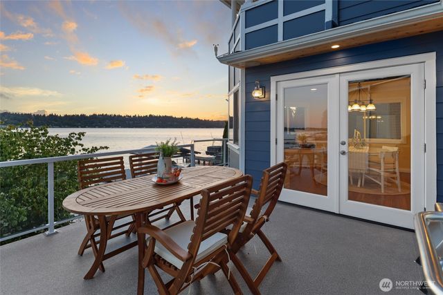 13133 Holmes Point Drive NE, Kirkland, WA 98034