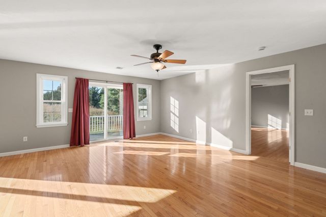 3076 Hunters Hill Dr, Dighton, MA 02715