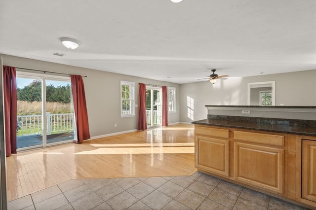 3076 Hunters Hill Dr, Dighton, MA 02715