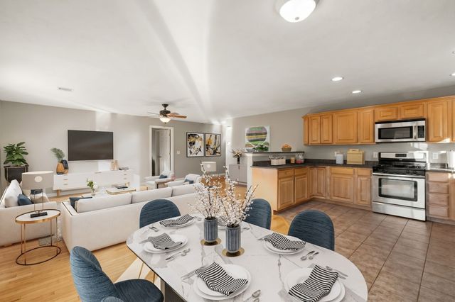 3076 Hunters Hill Dr, Dighton, MA 02715