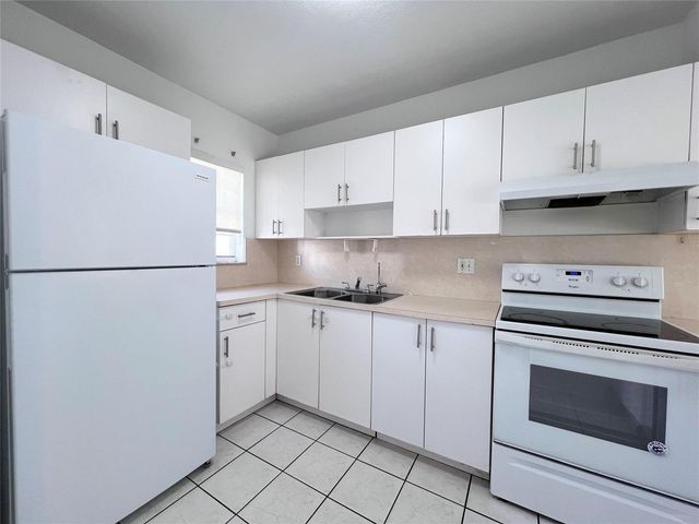 519 W 68th Street 4, Hialeah, FL 33014