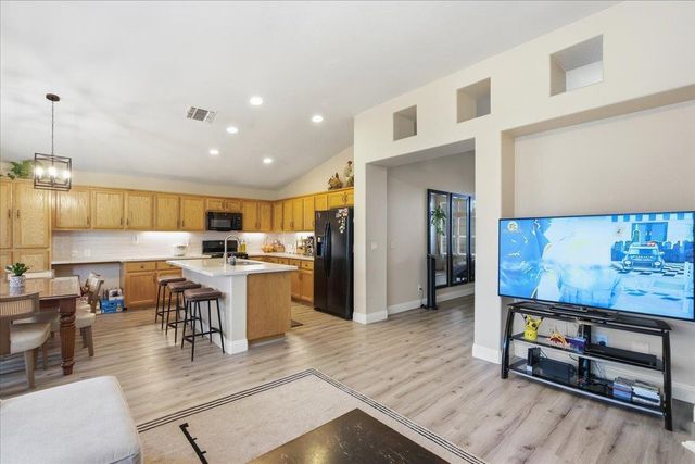 7821 Shell Beach Dr, Antelope, CA 95843