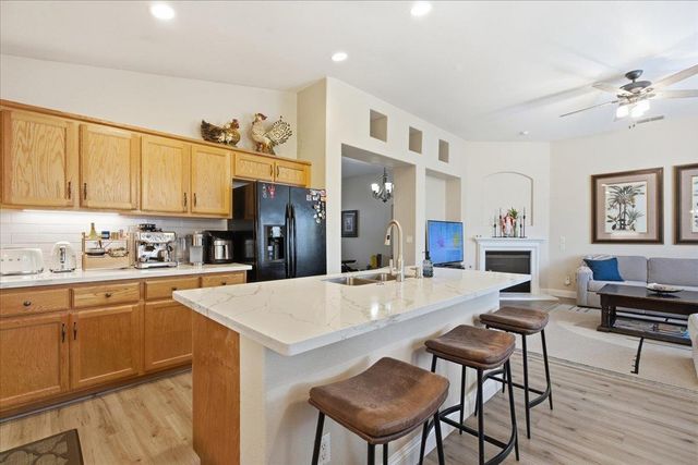 7821 Shell Beach Dr, Antelope, CA 95843