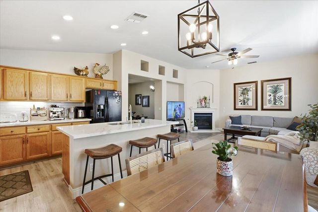 7821 Shell Beach Dr, Antelope, CA 95843