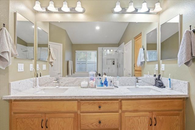 7821 Shell Beach Dr, Antelope, CA 95843