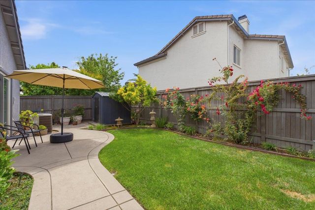 7821 Shell Beach Dr, Antelope, CA 95843