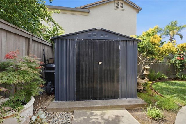 7821 Shell Beach Dr, Antelope, CA 95843