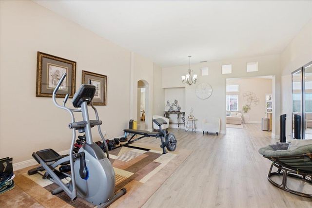 7821 Shell Beach Dr, Antelope, CA 95843