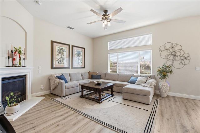 7821 Shell Beach Dr, Antelope, CA 95843