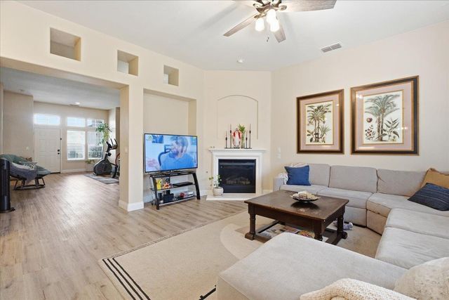 7821 Shell Beach Dr, Antelope, CA 95843