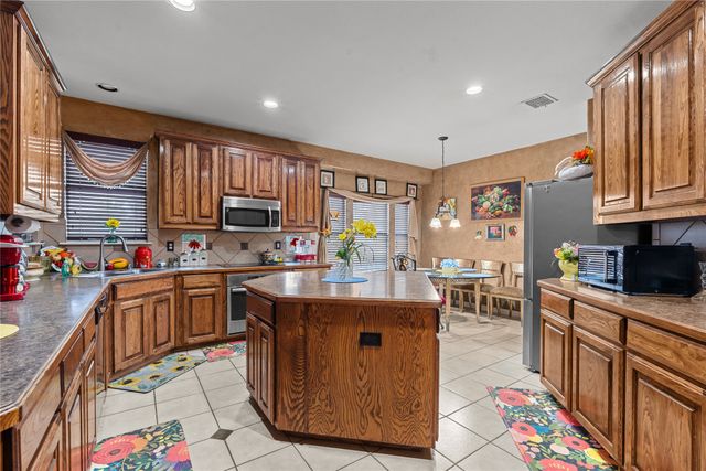 1320 Artemus Drive, Lancaster, TX 75134