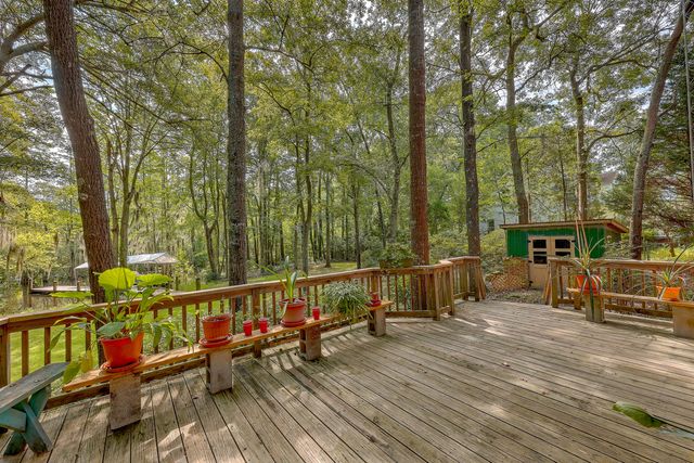 184 Burbank Drive, Cross, SC 29436