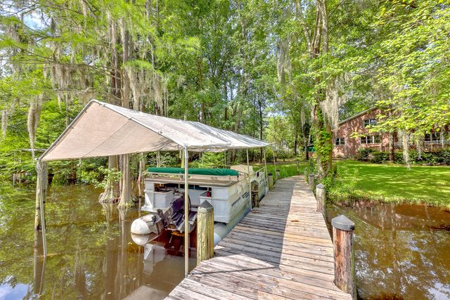 184 Burbank Drive, Cross, SC 29436