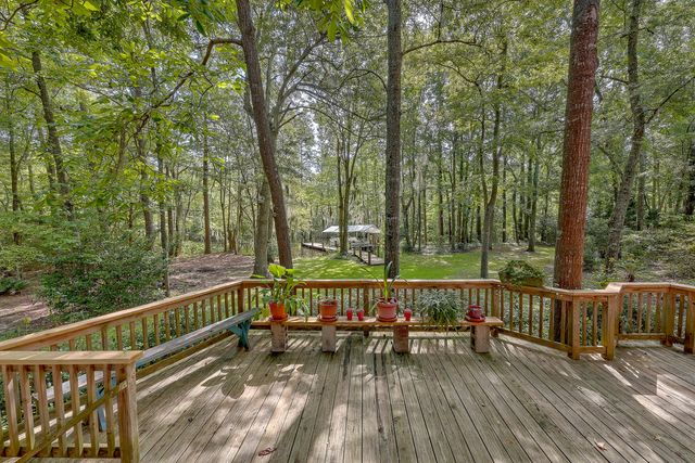 184 Burbank Drive, Cross, SC 29436