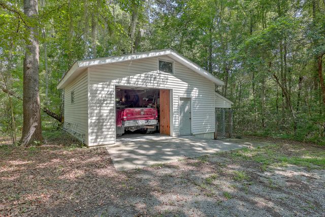 184 Burbank Drive, Cross, SC 29436