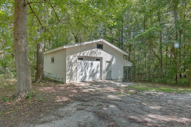 184 Burbank Drive, Cross, SC 29436