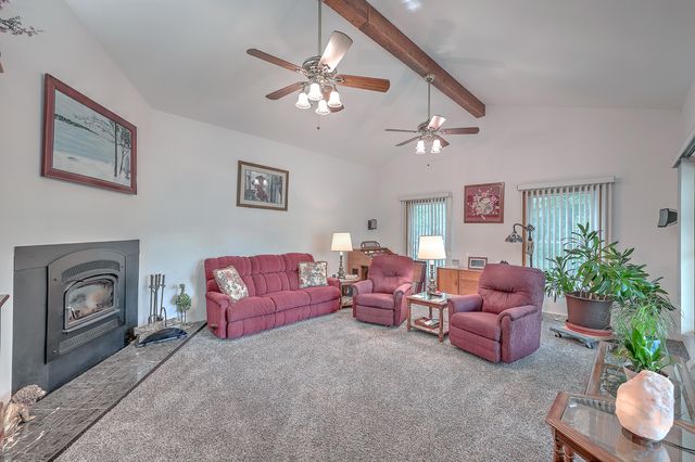 184 Burbank Drive, Cross, SC 29436