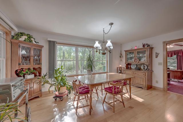 184 Burbank Drive, Cross, SC 29436