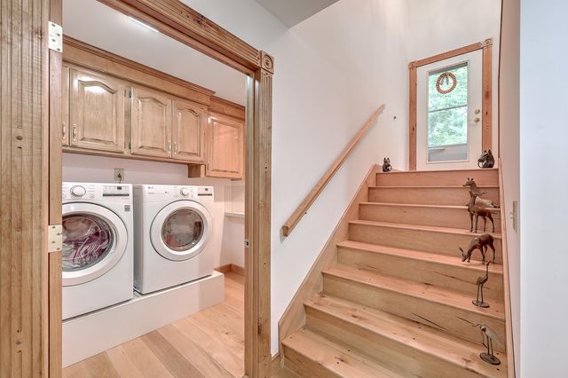 184 Burbank Drive, Cross, SC 29436