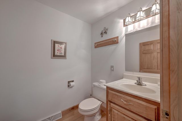 184 Burbank Drive, Cross, SC 29436