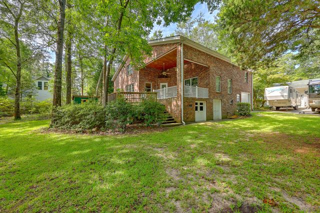 184 Burbank Drive, Cross, SC 29436