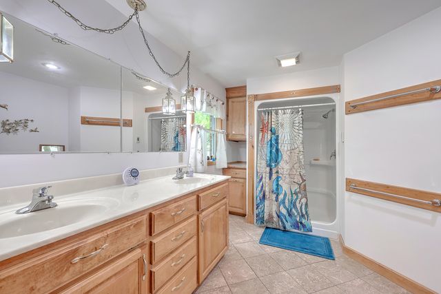 184 Burbank Drive, Cross, SC 29436