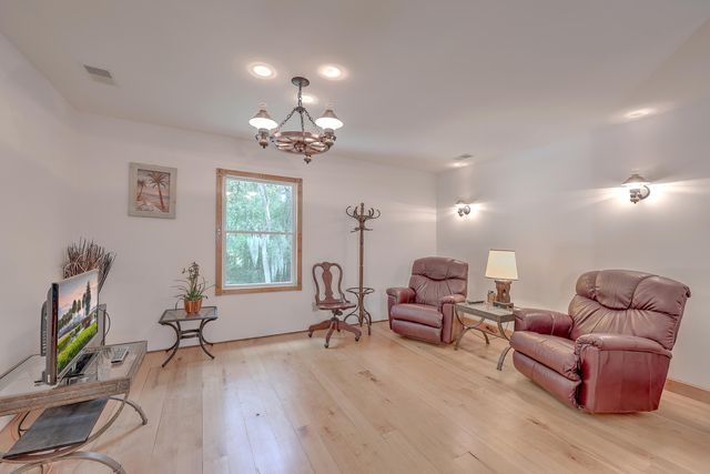 184 Burbank Drive, Cross, SC 29436