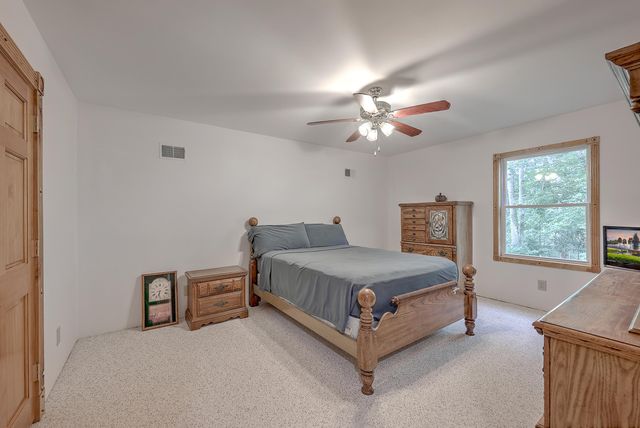 184 Burbank Drive, Cross, SC 29436