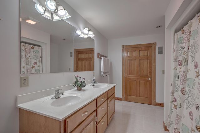 184 Burbank Drive, Cross, SC 29436