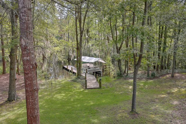 184 Burbank Drive, Cross, SC 29436