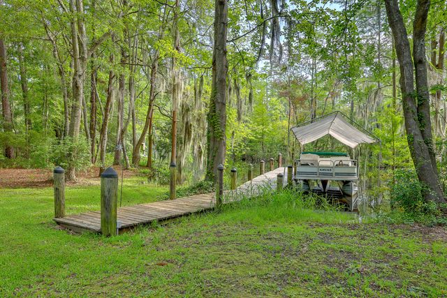 184 Burbank Drive, Cross, SC 29436