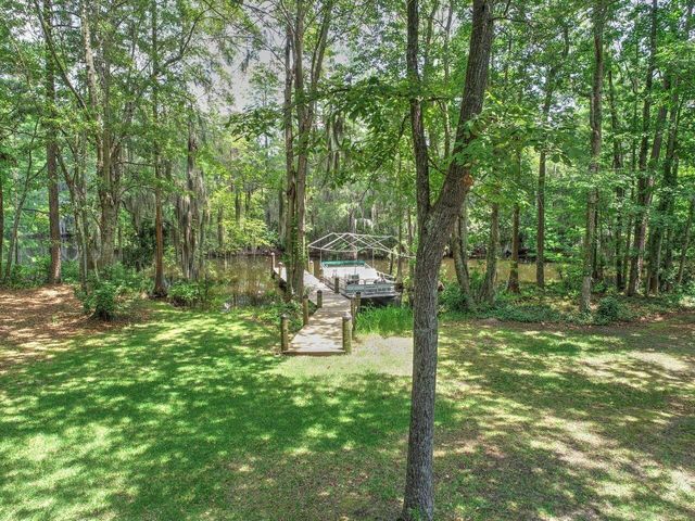 184 Burbank Drive, Cross, SC 29436