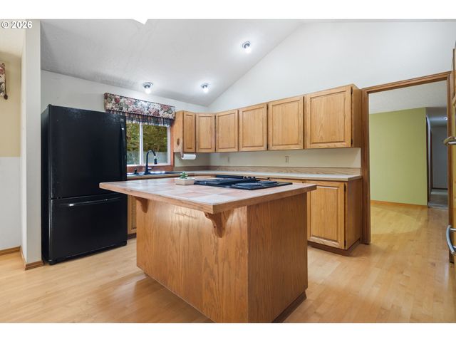 13910 Sw RAWHIDE Ct, Beaverton, OR 97008