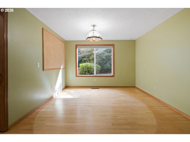 13910 Sw RAWHIDE Ct, Beaverton, OR 97008