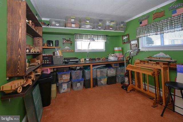 8 SUMMER LN, Levittown, PA 19055