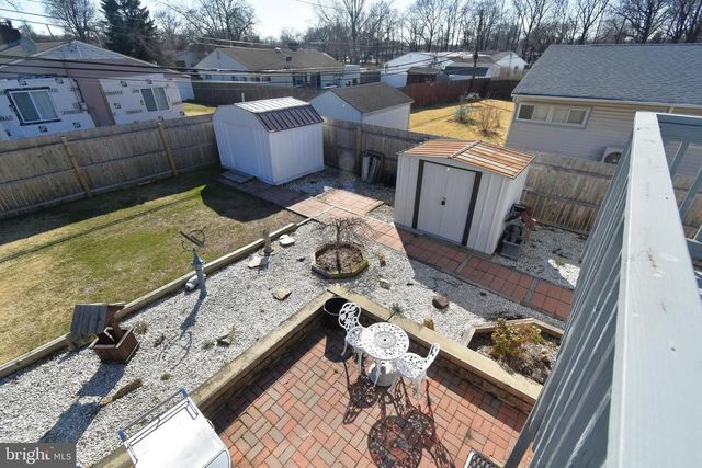 8 SUMMER LN, Levittown, PA 19055