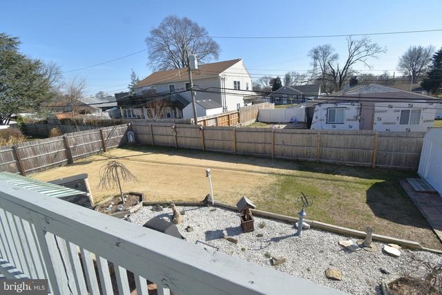 8 SUMMER LN, Levittown, PA 19055