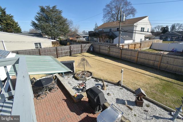 8 SUMMER LN, Levittown, PA 19055