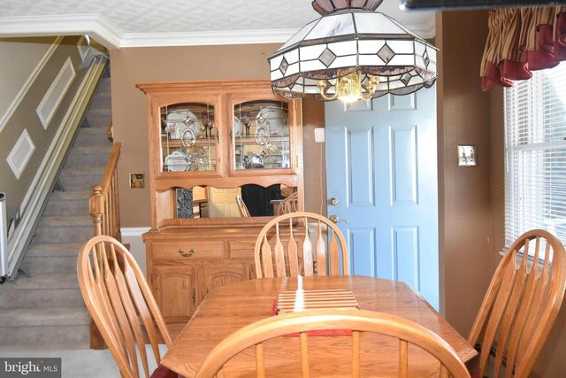 8 SUMMER LN, Levittown, PA 19055