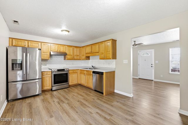 115 Holly Marie Dr, Mt Washington, KY 40047