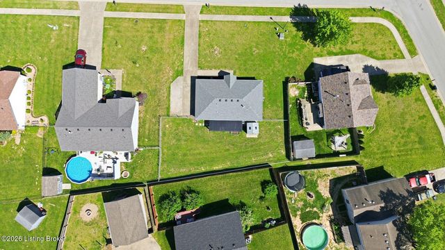 115 Holly Marie Dr, Mt Washington, KY 40047