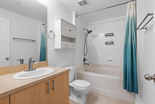533 NE 3rd Avenue 425, Fort Lauderdale, FL 33301