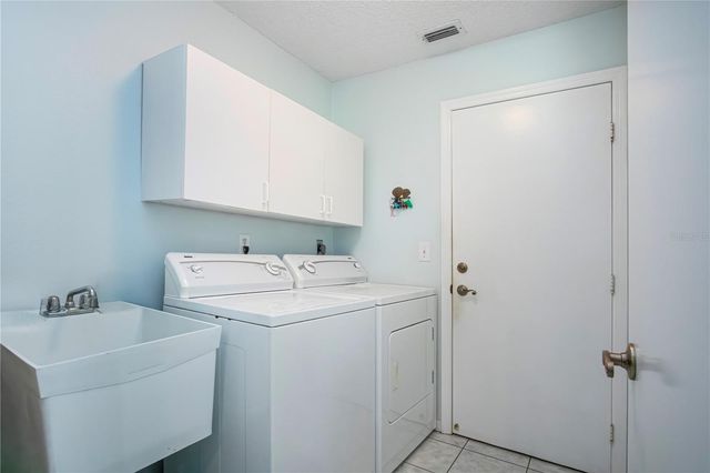 2042 PRESTANCIA LANE, Sun City Center, FL 33573