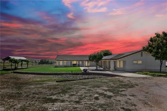 7989 Sundance Trail, Paso Robles, CA 93446