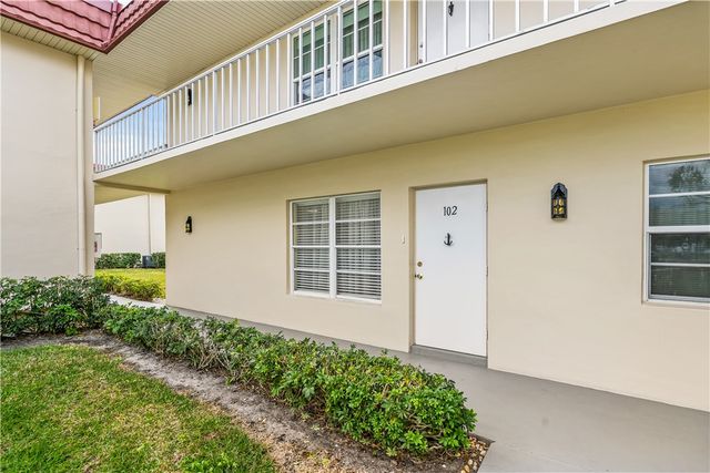 33 Pine Arbor Lane 102, Vero Beach, FL 32962