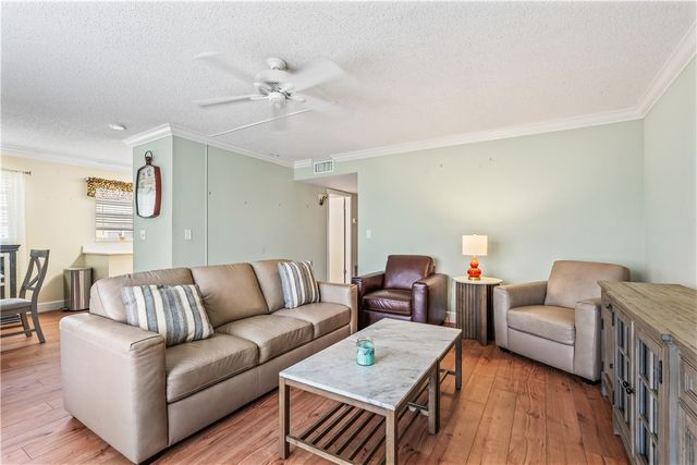 33 Pine Arbor Lane 102, Vero Beach, FL 32962