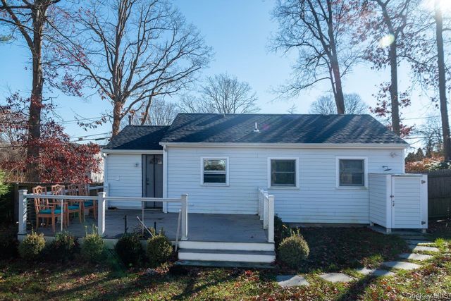 16 Overbrook Street, Riverhead, NY 11901