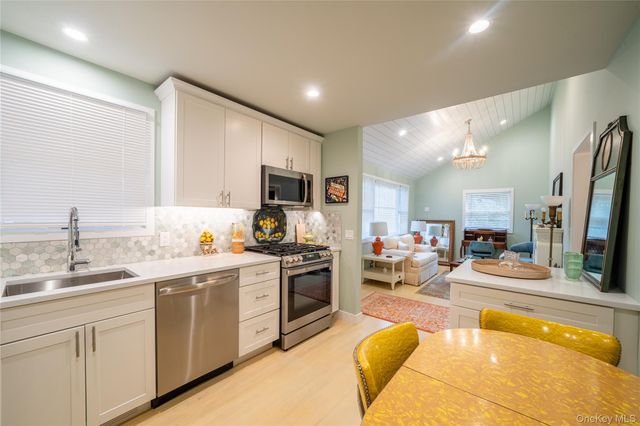 16 Overbrook Street, Riverhead, NY 11901