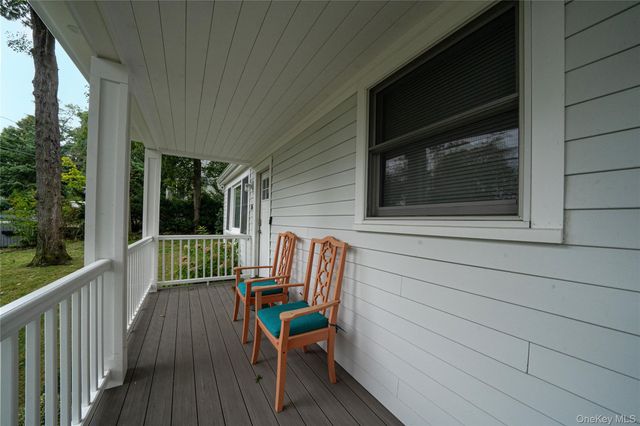 16 Overbrook Street, Riverhead, NY 11901